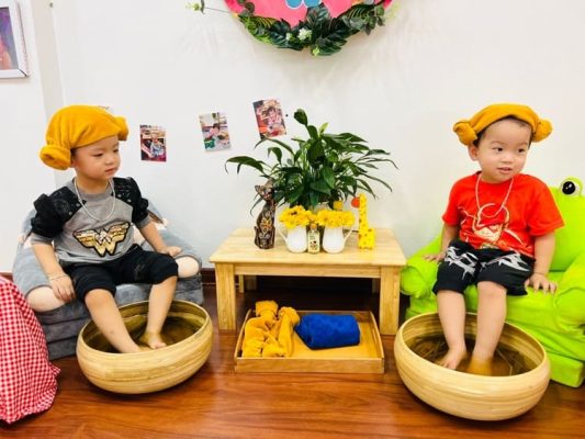 Tìm hiểu Ngâm chân nước muối ấm có tác dụng gì? 6 ngam chan nuoc muoi am co tac dung gi 6