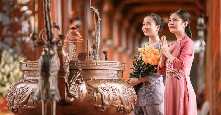 di-chua-ngay-tet (2)